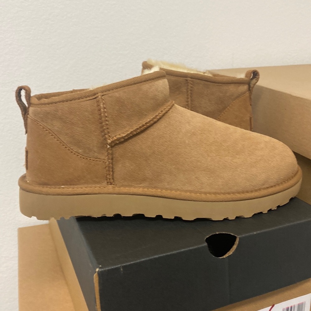 UGG CLASSIC ULTRA MINI